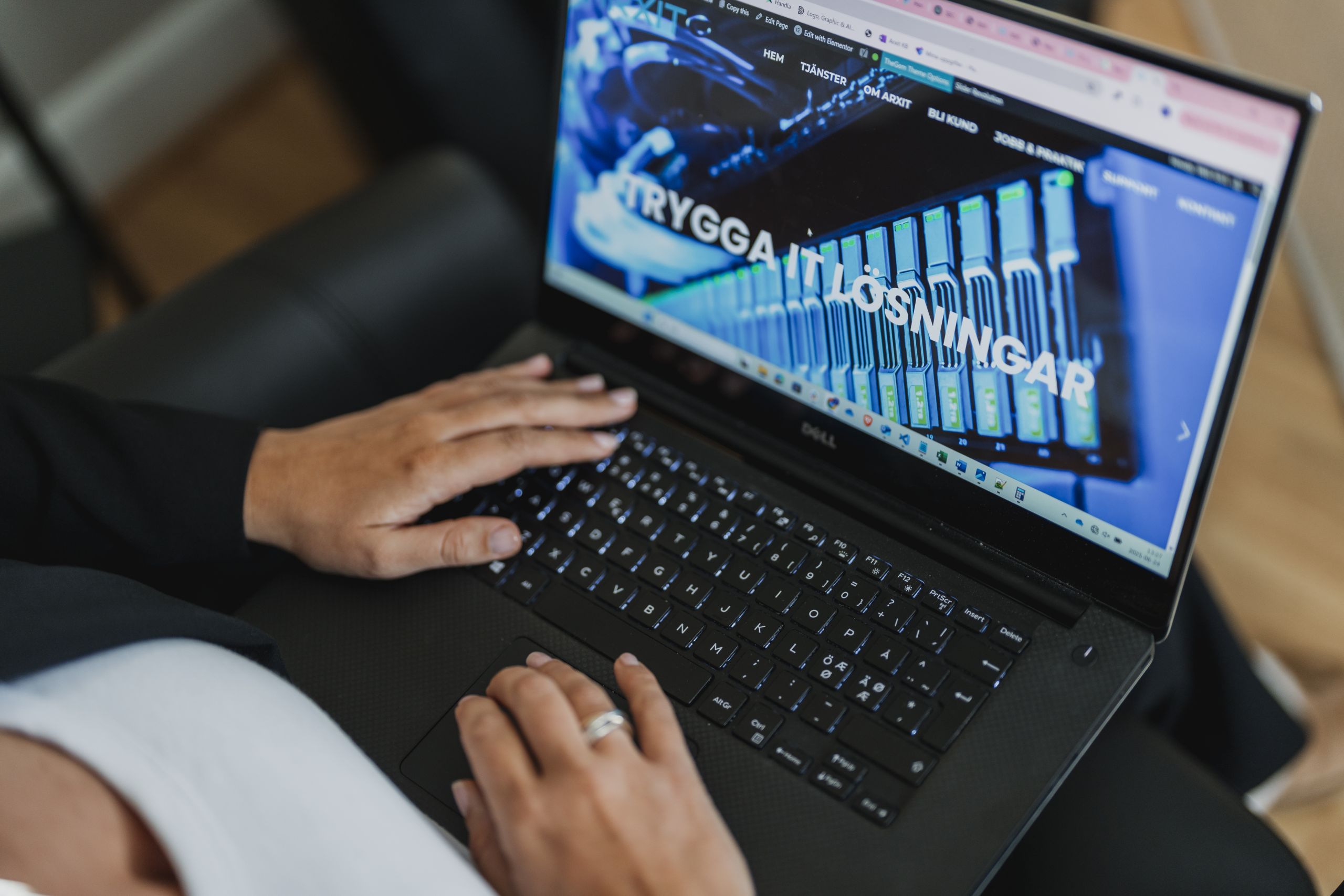 Trygga IT lösningar - Arxit i Uddevalla - nätverk, wifi, fiber, webbutvecklare, hosting, serverar, datorer