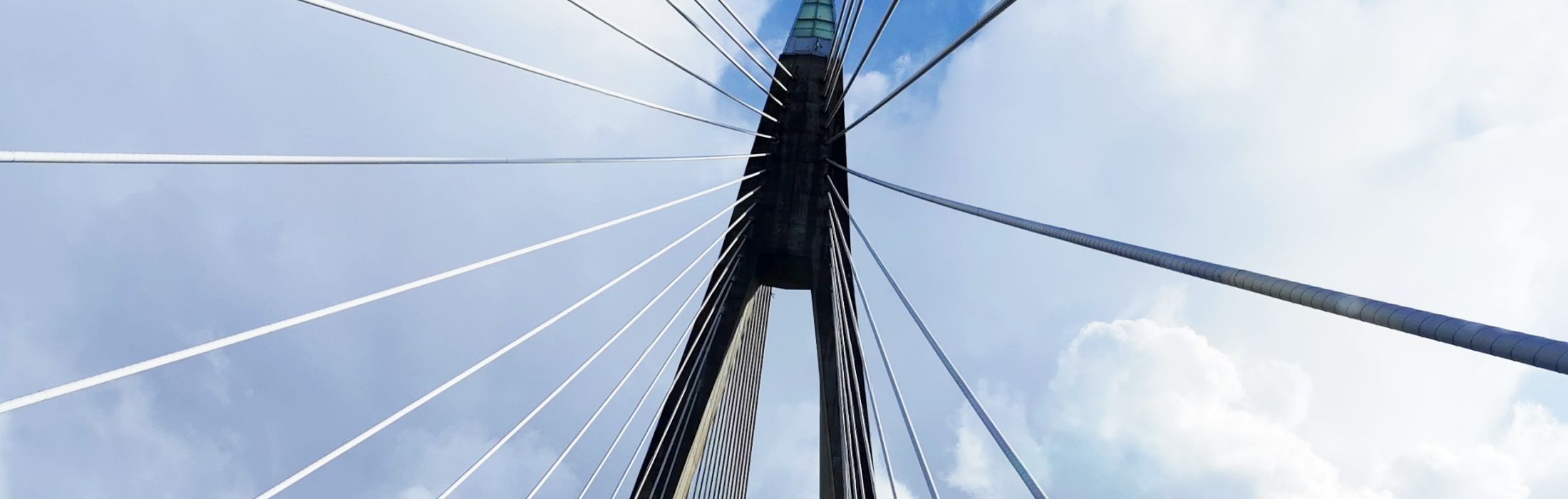 Uddevallabron. Arxit IT företag i Uddevalla. IT konsulter, webbyrå, hemsidor, SEO, backup, hosting mm.